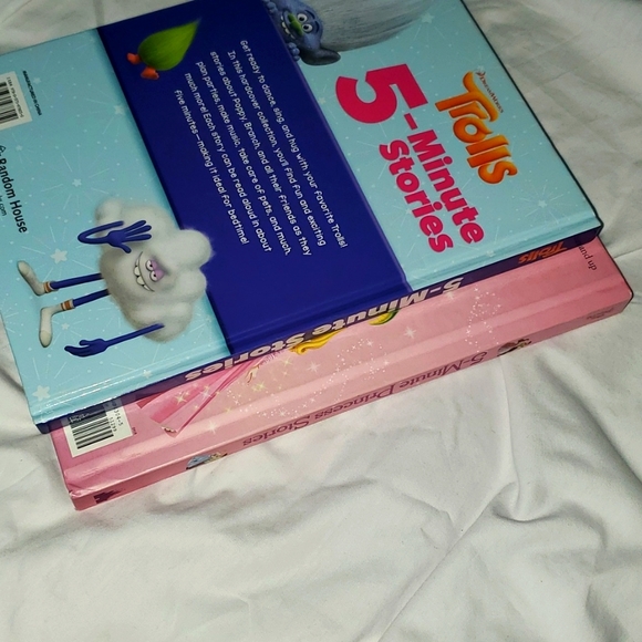 :2 book lot of 5 Minute disney Princess Stories Trolls storytime bedtime stories - Picture 6 of 7